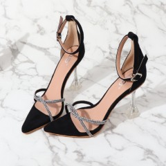 chaussure dame hauts talons à strass et bout fermé