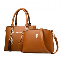 Ensemble  de deux pièces sac à main+sac à bandoulière
