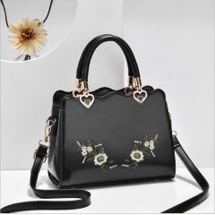 Sac à main et bandoulière brodé en cuir PU