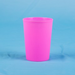 Tasse de rince-bouche en PP plastique en forme de corne coloré
