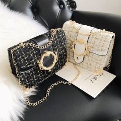Sac à main Pochette et bandoulière pour femme avec rayures et Chaîne à carreaux