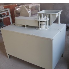 Machine à décorticage de noix