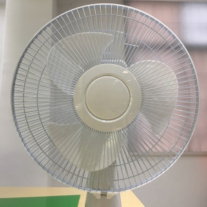 Ventilateur  solaire de table rechargeable AC/DC Ventilateur de table rechargeable solaire