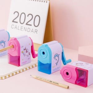 Taille-crayon plastique à manche de rotation + reservoir