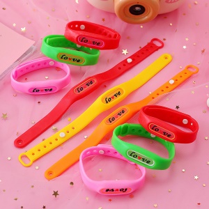 Bracelet anti-moustique