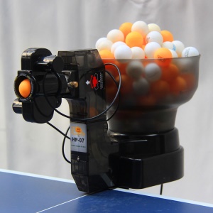 Machine de service de tennis de table multifonctionnelle
