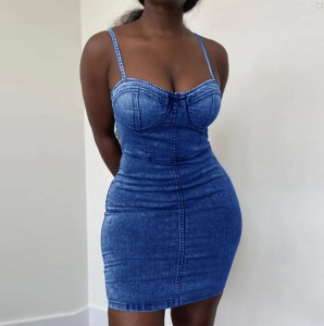 Robe en denim avec bretelles