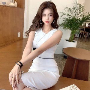 Robe semi longue  sans manches