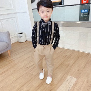 Ensemble chemise + pantalon à bretelle et nœud papillon
