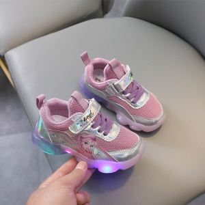 Chaussure de sport avec LED pour petite fille