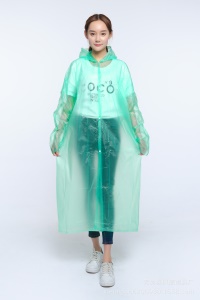 Manteau imperméable translucide