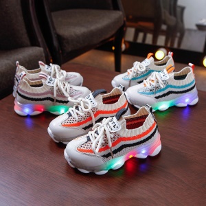 Chaussure de sport avec LED pour enfants