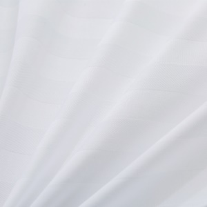 Draps ,housse de couette et taie d'oreiller pour lit médical