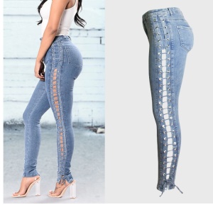 Pantalon  jean avec cordon sur le côté