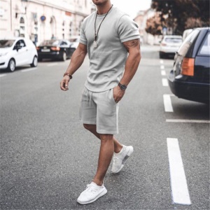 Ensemble de sport pour hommes short et tee-shirt