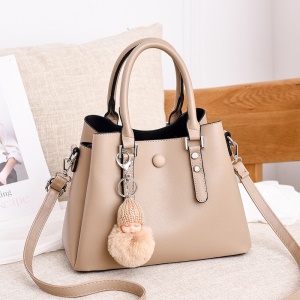 Sac à main et bandoulière femme avec Poupée
