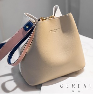 Sac à bandoulière en cuir PU simple pour femmes