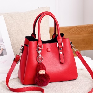 Sac à main et bandoulière femme avec Poupée