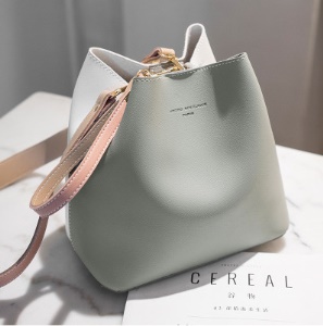 Sac à bandoulière en cuir PU simple pour femmes