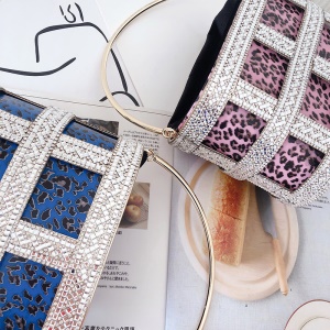 Sac à main  avec diamants artificiels