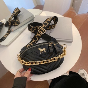 Sac à bandoulière pour femme en cuir avec Accessoires en forme de boulette
