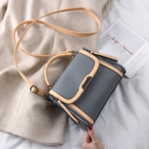 Sac à bandoulière  en cuir