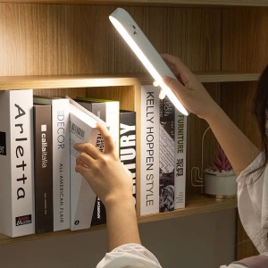 Lampe électrique  rechargeable de bureau  avec télécommande  + kit de fixation