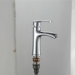 robinet de lavabo eau chaude et froide