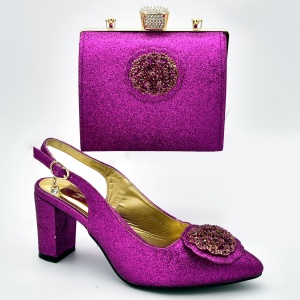 Ensemble de talons hauts pour femmes et de sac à main