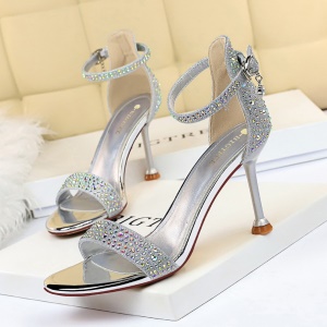Chaussures à talons hauts et sangle pour femmes avec Diamant artificiel