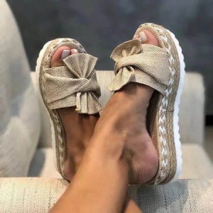 Babouche en daim pour femme