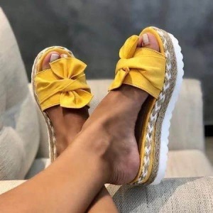 Babouche en daim pour femme