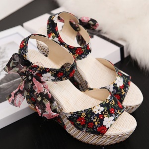 Talons hauts avec semelle épaisse avec motif fleurs