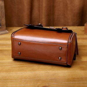 Sac à bandoulière simple pour femmes avec un effet de cire huilée