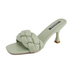 Chaussons pour femmes à talon fin