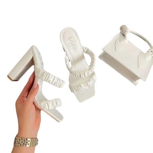 Sandale à talon haut en cuir artificiel