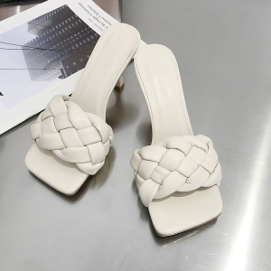 Pantoufles pour femmes à talon haut