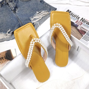 Pantoufles en cuir  avec perles