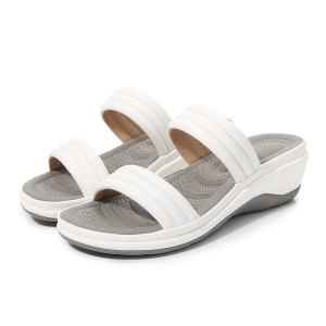 Pantoufle pour femmes en cuir artificiel PU