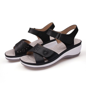 Sandales velcro pour femme avec fermeture à pression