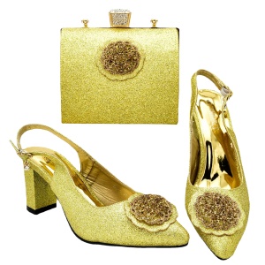 Ensemble de talons hauts pour femmes et de sac à main