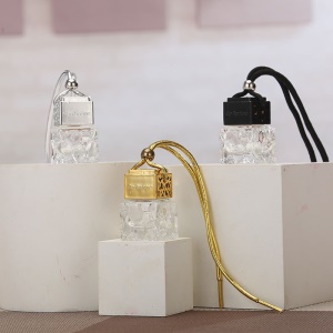 Petite bouteille d'arome ou huile essentielle pendentif en verre intérieur de voiture