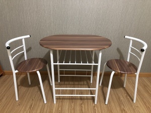 Ensemble de table et de chaises( une table + deux chaises)