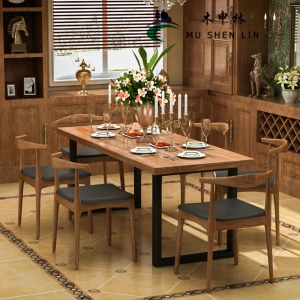 Table à manger et chaise en bois de pin et fer forgé