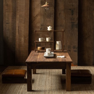 Table basse rectangulaire en bois de noyer