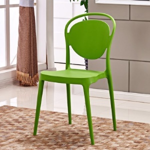 Chaise en plastique antidérapant