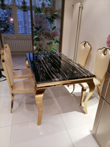 Table de salle à manger et chaises avec cadre en acier inoxydable