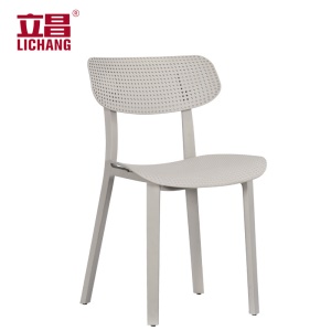 Chaise en plastique antidérapant
