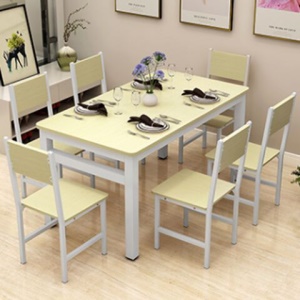 Set de table et de chaise résistant aux rayures