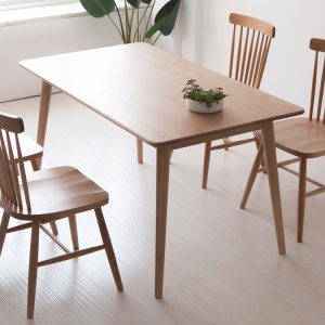 Table de salle à manger et chaises en bois de chêne